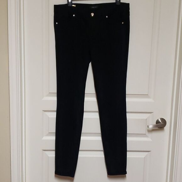 🌟BEBE Black Skinny Jeans with Rhinestone buttons and studs - Picture 4 of 12